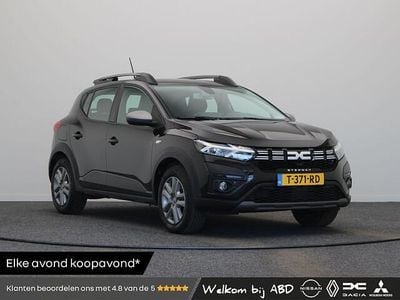 Zwart Occasion 2023 Dacia Sandero Expression Hatchback | € 16.445 (Eerlijke prijs)