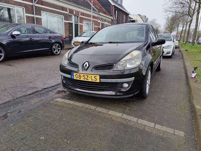 tweedehands Renault Clio 1.6-16V Dynam.Luxe pano / airco