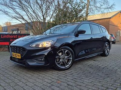 Zwart (metallic) Gebruikt 2018 Ford Focus Business Edition Stationwagen | € 7.499
