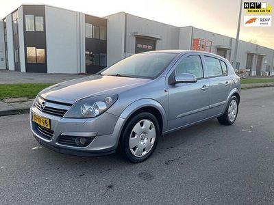 Grijs Gebruikt 2005 Opel Astra Enjoy Hatchback | € 1.450 (Eerlijke prijs)