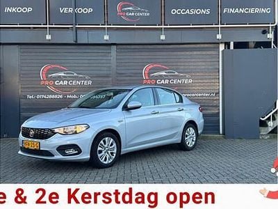 Grijs (metallic) Gebruikt 2016 Fiat Tipo Lounge Sedan | € 7.999 (Iets duurder)