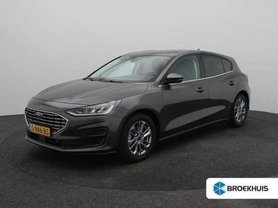 Grijs Gebruikt 2023 Ford Focus Titanium Hatchback | € 18.400 (Goede deal)