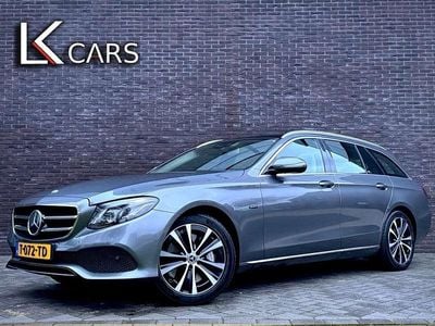Grijs Gebruikt 2019 Mercedes E300 Stationwagen | € 23.999