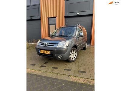 Grijs Gebruikt 2006 Peugeot Partner MPV | € 1.999 (Goede deal)