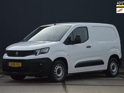 Wit Gebruikt 2021 Peugeot Partner Premium MPV | € 8.950 (Goede deal)