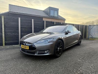 Grijs (metallic) Occasion 2016 Tesla Model S Hatchback | € 16.450 (Eerlijke prijs)