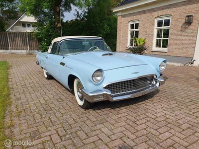 Ford Thunderbird