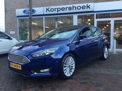Blauw (metallic) Occasion 2017 Ford Focus Titanium Hatchback | € 13.950 (Eerlijke prijs)