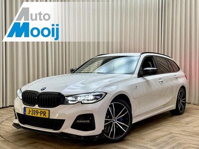 Wit Occasion 2020 BMW 330 Stationwagen | € 27.450 (Eerlijke prijs)