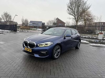 Blauw Occasion 2019 BMW 118 Executive Hatchback | € 13.950 (Iets duurder)