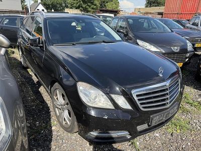 Zwart Gebruikt 2012 Mercedes E200 Stationwagen | € 3.999