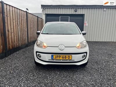 Wit Occasion 2013 VW up! high up! Hatchback | € 4.750 (Goede deal)