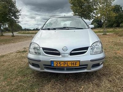 Nissan Almera Tino