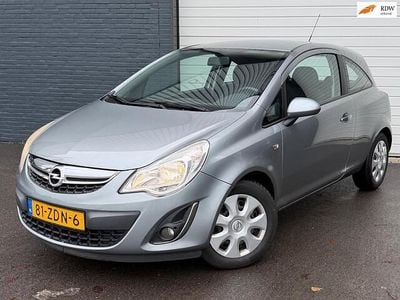 Grijs Gebruikt 2012 Opel Corsa Edition Hatchback | € 2.350 (Goede deal)