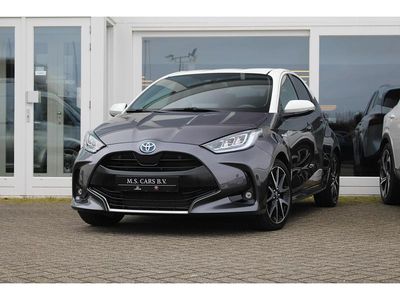 Occasion Toyota Yaris Executive 93 PK (68 kW) 2020 Grijs Hatchback