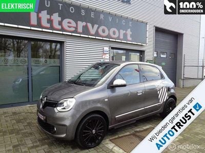 Grijs Occasion 2022 Renault Twingo Urban Night Hatchback | € 10.950 (Eerlijke prijs)
