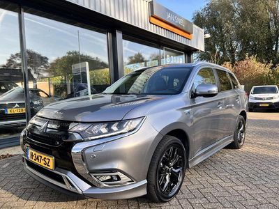 Grijs Occasion 2020 Mitsubishi Outlander Intense SUV | € 23.650 (Iets duurder)