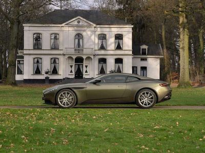 Aston Martin DB11