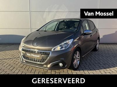 Grijs Occasion 2019 Peugeot 208 Signature Sky Hatchback | € 9.940 (Super prijs)