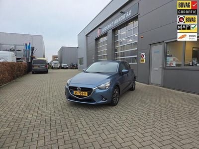 Blauw Gebruikt 2016 Mazda 2 Hatchback | € 12.950 (Eerlijke prijs)