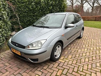 Gebruikt 2002 Ford Focus Ambiente | € 975 (Eerlijke prijs)