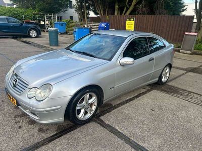 Mercedes C200