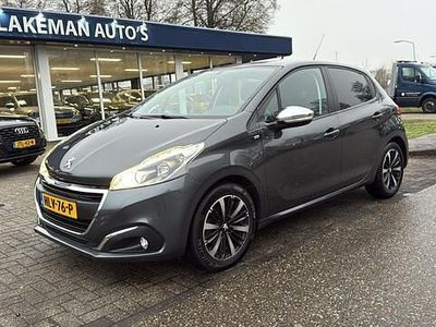 Grijs (metallic) Occasion 2016 Peugeot 208 Active Hatchback | € 9.950