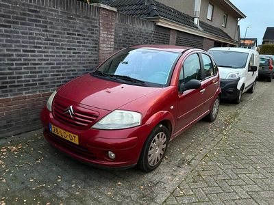 Rood (metallic) Gebruikt 2002 Citroën C3 Exclusive Hatchback | € 795