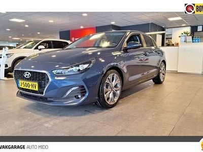 Blauw Occasion 2018 Hyundai i30 Premium Hatchback | € 14.950 (Iets duurder)
