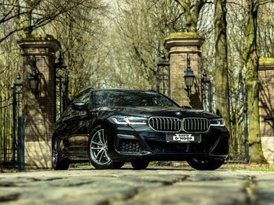 Zwart Gebruikt 2021 BMW 520 M Sport Stationwagen | € 45.950
