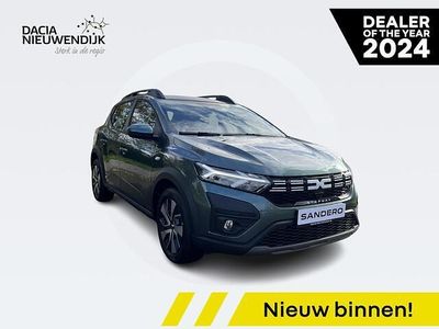 Groen Nieuw 2025 Dacia Sandero Expression Hatchback | € 22.995