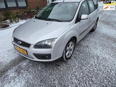 Grijs Occasion 2006 Ford Focus Futura Stationwagen | € 1.250 (Goede deal)
