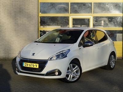 Wit Gebruikt 2019 Peugeot 208 Signature Sky Hatchback | € 8.950 (Super prijs)