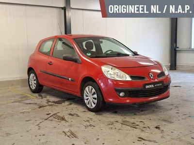 Occasion Renault Clio II 75 PK (55 kW) 2008 Rood Hatchback