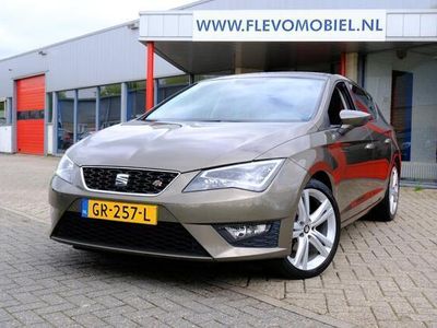 tweedehands Seat Leon 1.4 EcoTSI 150pk FR Connect Pano|Leder-Alcantara|L