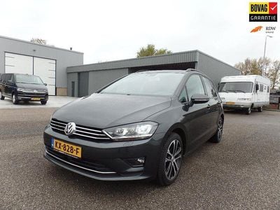 Zwart Occasion 2016 VW Golf Sportsvan S MPV | € 14.951 (Eerlijke prijs)