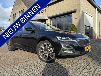 tweedehands Skoda Octavia Combi 1.5 e-TSI Business Edition Automaat LED / Keyless / Digi-dash