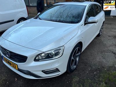 Wit Gebruikt 2014 Volvo V60 R-Design Stationwagen | € 5.495 (Goede deal)