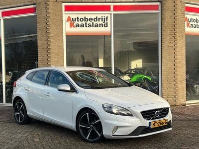 Wit Gebruikt 2015 Volvo V40 Business Edition Hatchback | € 4.748 (Iets duurder)