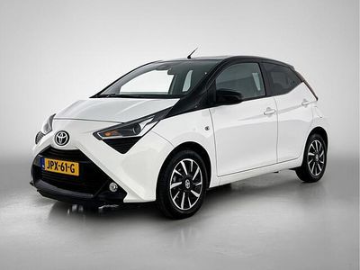 Wit metallic Occasion 2021 Toyota Aygo X-cite Hatchback | € 16.850 (Iets duurder)