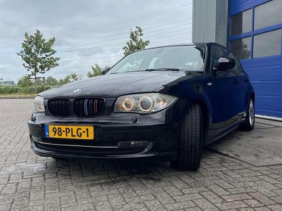 Zwart Gebruikt 2011 BMW 116 Hatchback | € 3.800 (Eerlijke prijs)