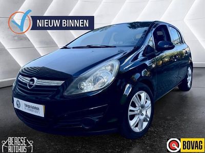 Zwart, metallic lak Occasion 2008 Opel Corsa Cosmo Hatchback | € 3.490 (Iets duurder)