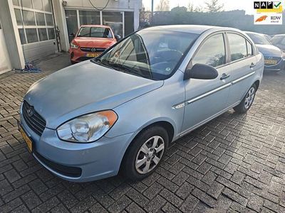 Blauw Gebruikt 2007 Hyundai Accent Dynamiq Sedan | € 2.400