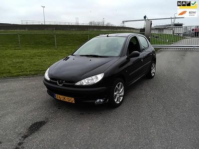 Zwart Gebruikt 2002 Peugeot 206 Hatchback | € 799 (Eerlijke prijs)
