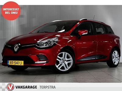 Rood Gebruikt 2017 Renault Clio GrandTour Zen Stationwagen | € 6.995 (Eerlijke prijs)