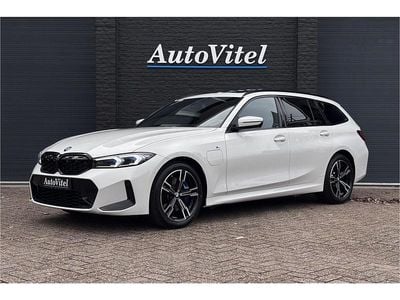 Wit Occasion 2024 BMW 330 Stationwagen | € 47.945 (Iets duurder)