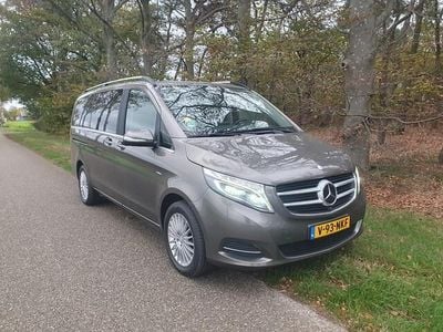 Grijs (metallic) Gebruikt 2015 Mercedes V250 MPV | € 30.950