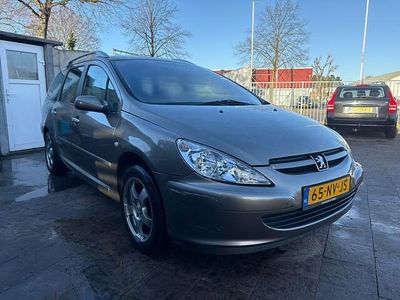 Grijs Gebruikt 2004 Peugeot 307 Stationwagen | € 2.595 (Iets duurder)