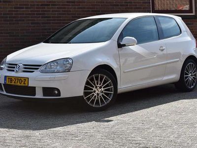 Wit Gebruikt 2006 VW Golf V Trendline Hatchback | € 3.949 (Eerlijke prijs)