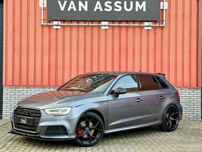 Grijs Gebruikt 2019 Audi A3 Sportback S-Line Hatchback | € 23.990 (Super prijs)